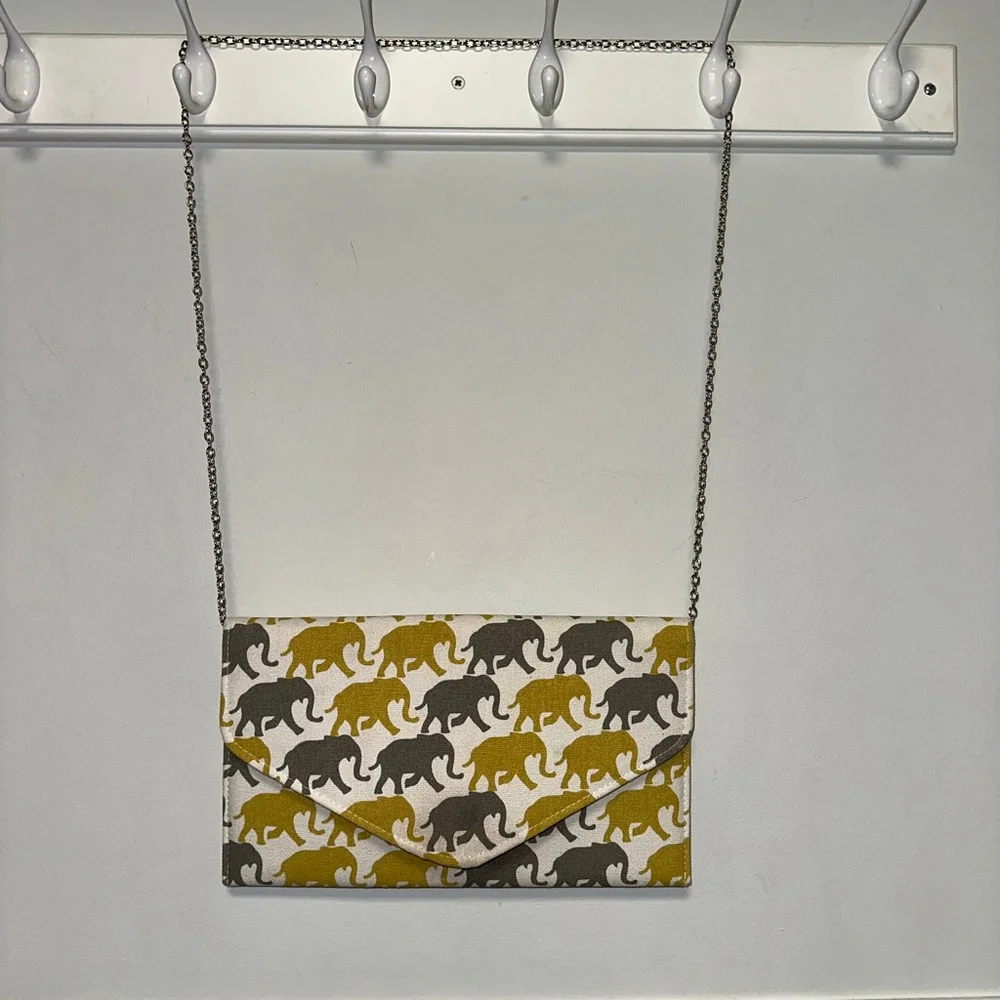 Women's Clutch Purse White/Yellow/Gray Elephant Print Chain Strap Canvas